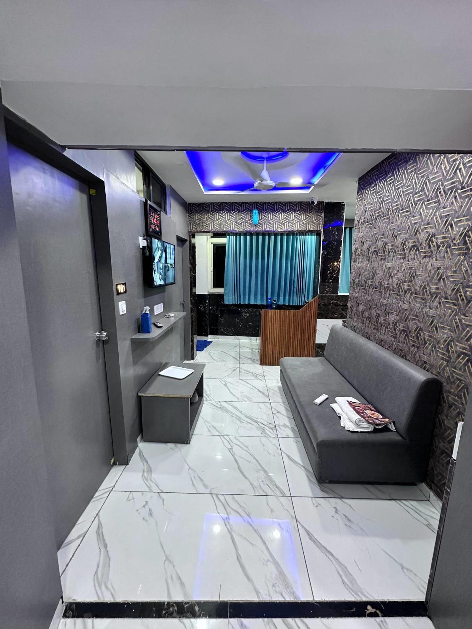 Hotel The Pacific Ahmedabad Airport Exterior foto