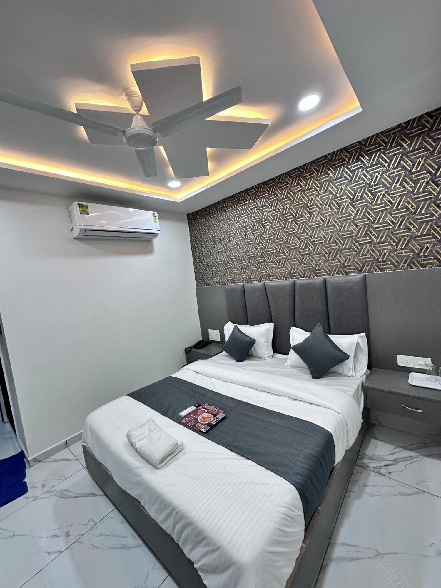 Hotel The Pacific Ahmedabad Airport Exterior foto