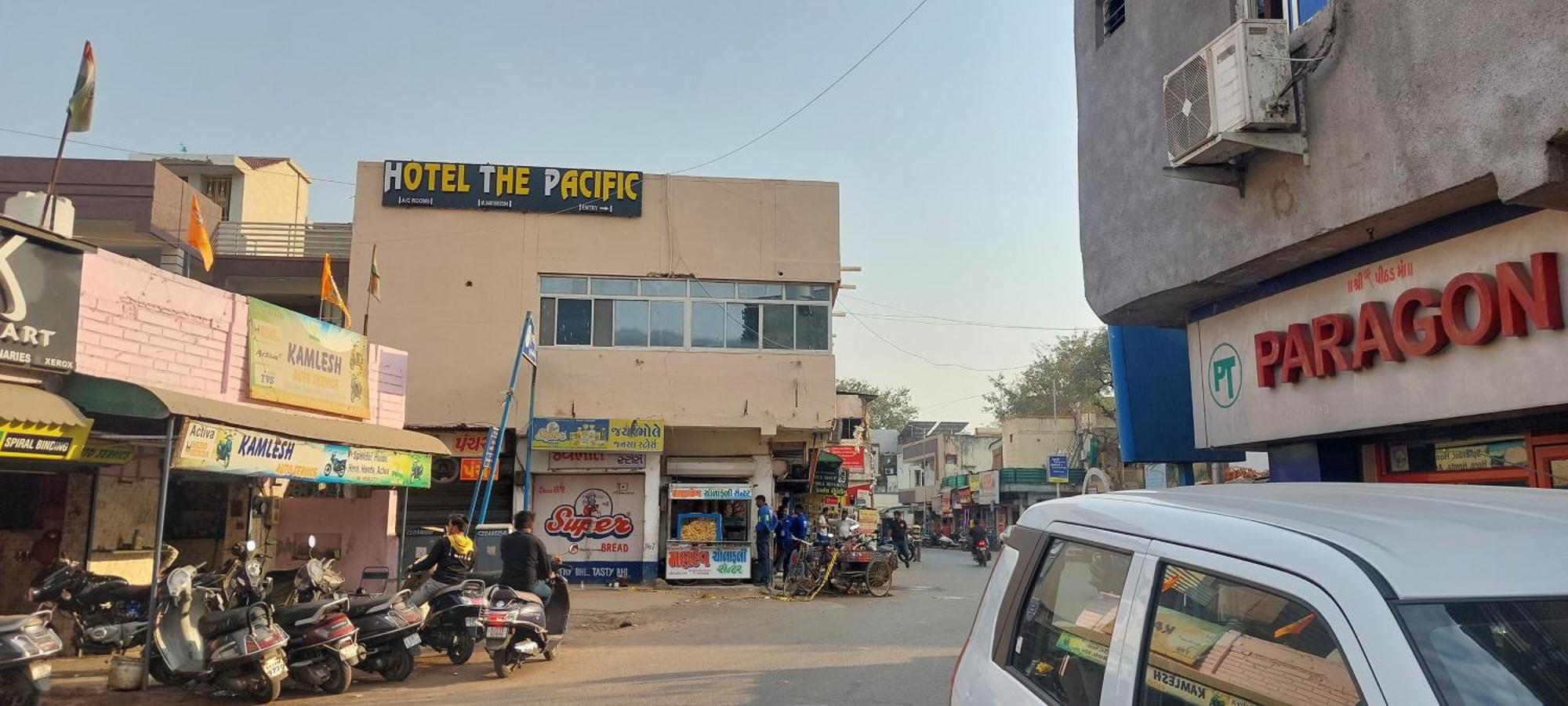Hotel The Pacific Ahmedabad Airport Exterior foto